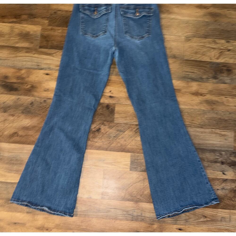American Eagle women’s next level stretch low rise flare blue jeans - Picture 16 of 16